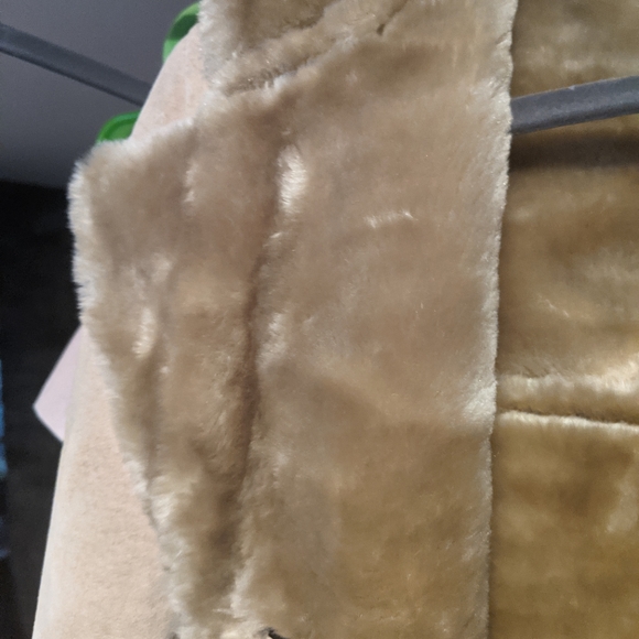 Brandon Thomas Shearling -S - Picture 2 of 7